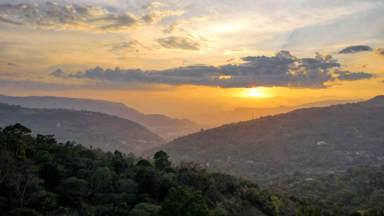 Хостел La Hacienda Сан-Хиль Экстерьер фото